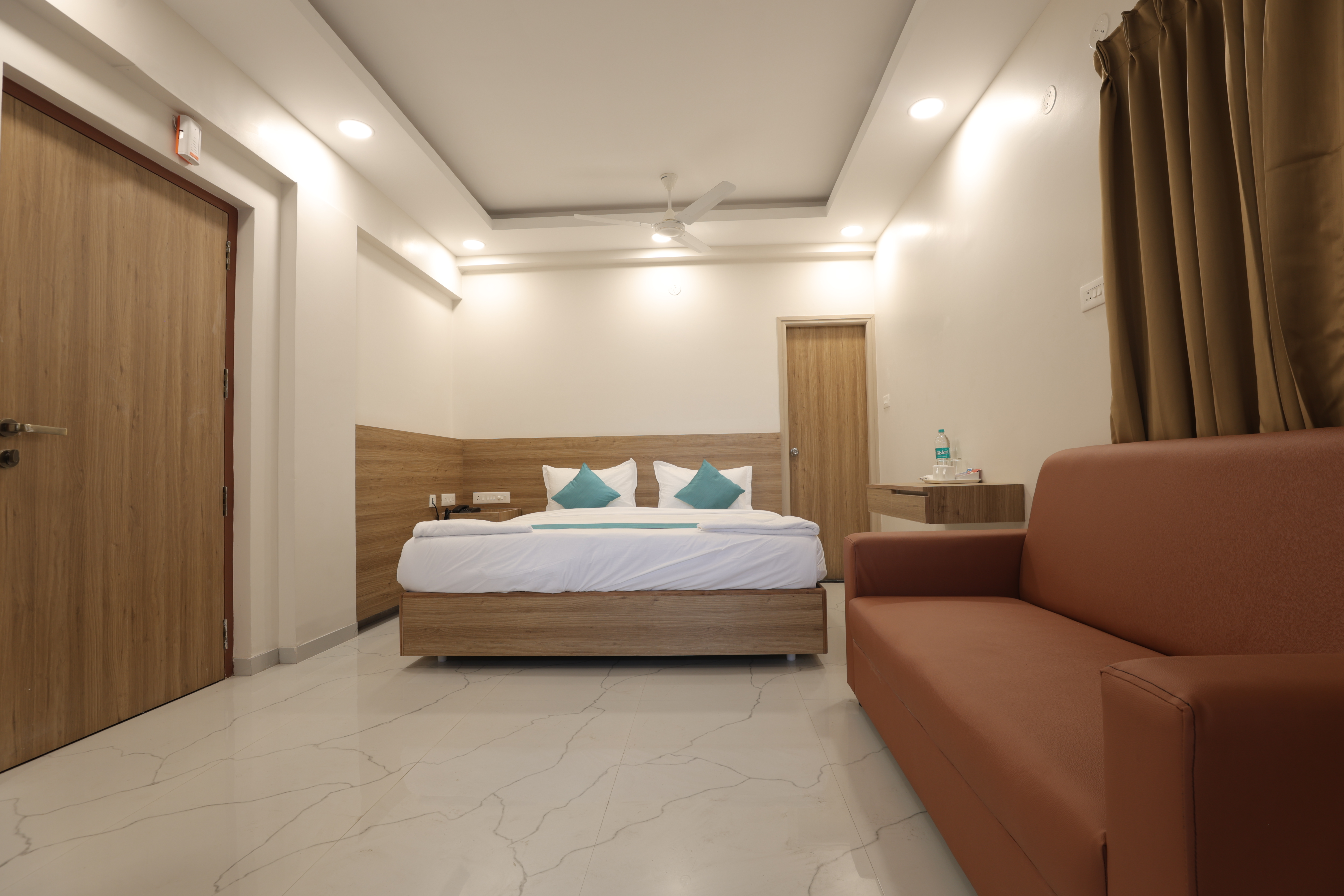 Rohaan Hotels
